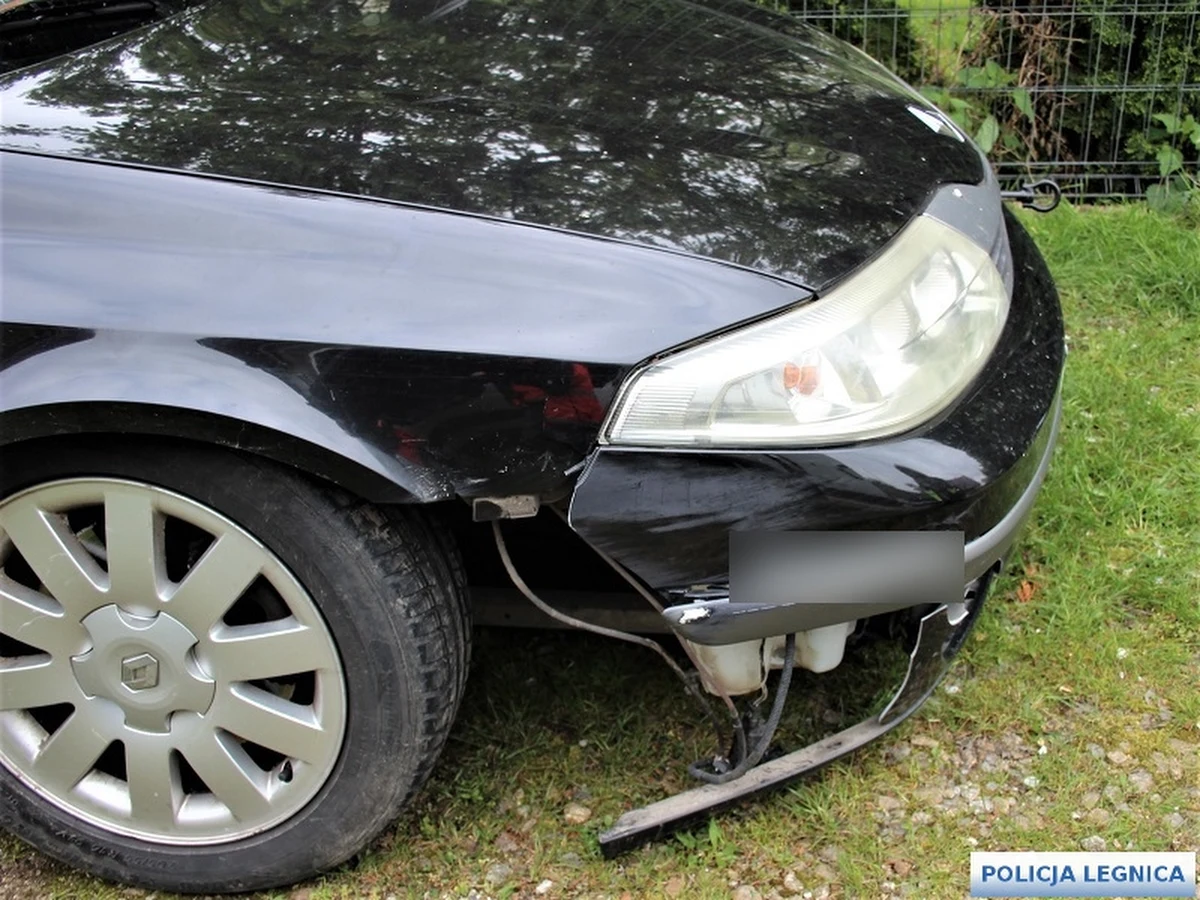Policjanci z Legnicy zatrzymali mężczyznę, podejrzanego o potrącenie pieszego i ucieczkę. Poszkodowany wskutek odniesionych obrażeń zmarł. 27-latkowi grozi do 12 lat pozbawienia wolności. 
