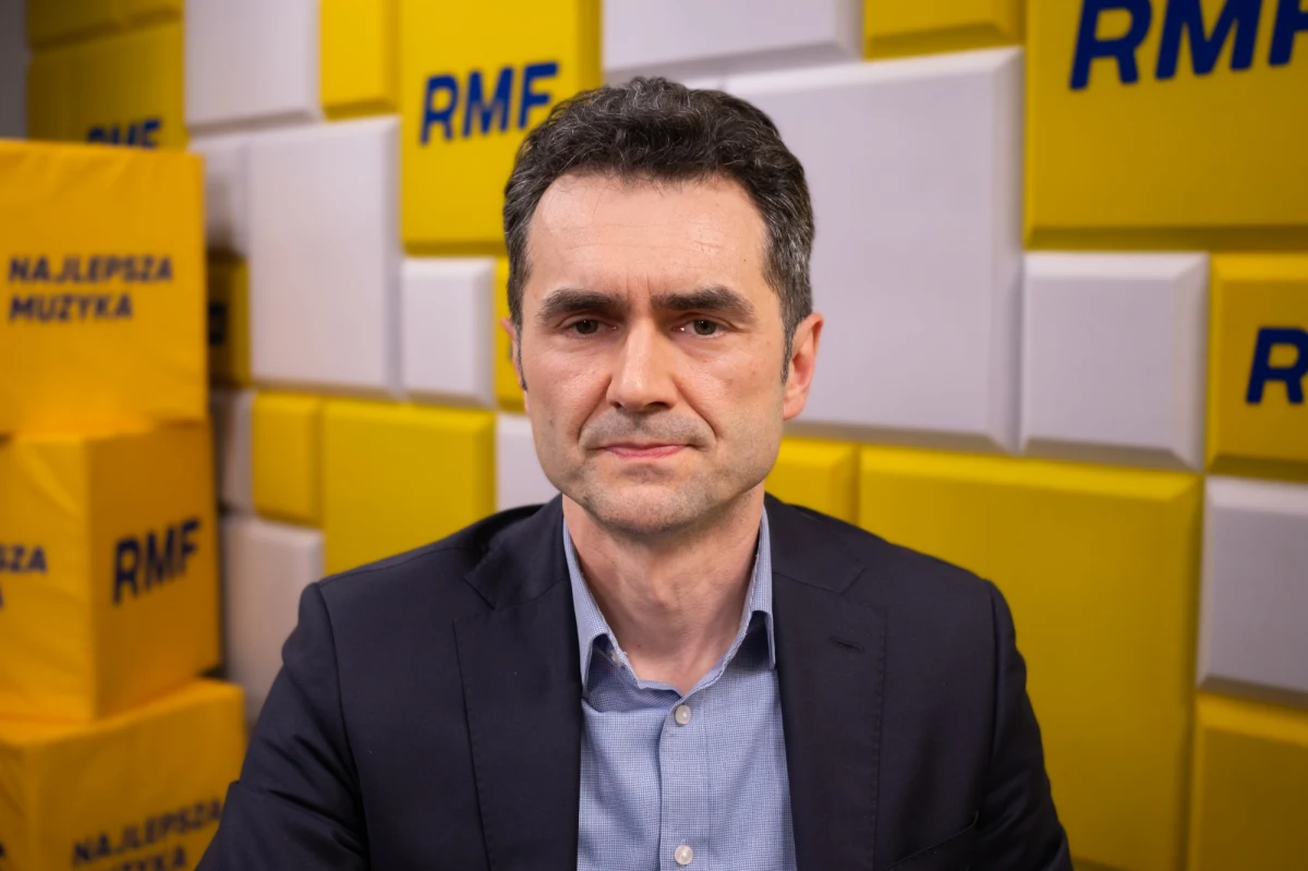 "Ogólna punktualność pociągów w Polsce jest przyzwoita. Ona – za zeszły rok - jest na poziomie 90 proc., patrząc całościowo" – mówił w Popołudniowej rozmowie w RMF FM Piotr Malepszak, wiceminister infrastruktury.