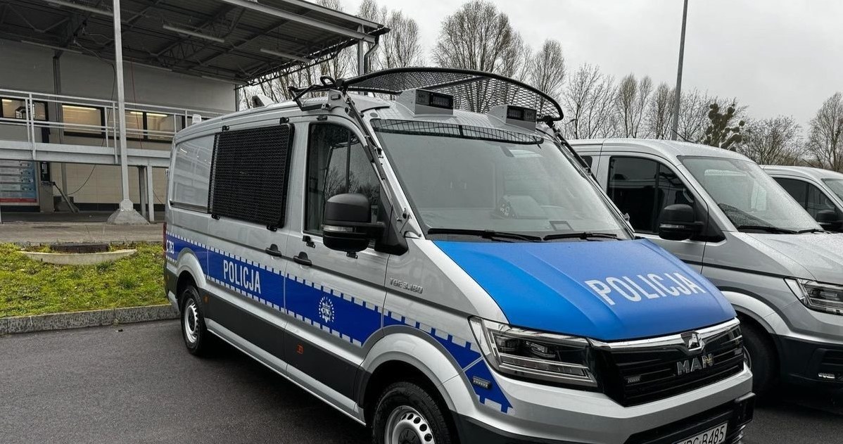 Policja, modernizuje, flotę, radiowozów, marcu, tego, roku, jednostek, całym, kraju, trafiło, furgonów, wypadowych, małe, więźni Nowe samochody dla policji. Kosztowały miliony, a wyprodukowano je w Polsce