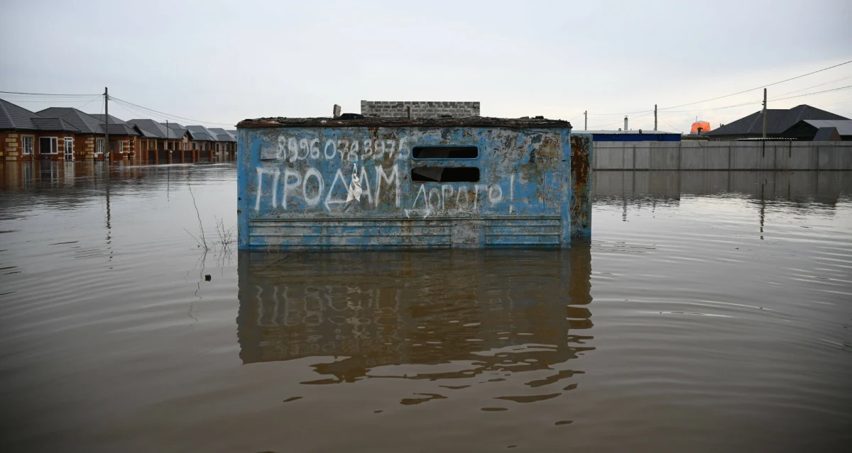 Zdjęcia satelitarne potwierdzają, że złoża uranu w rosyjskim obwodzie kurgańskim - eksploatowane przez rosyjski koncern Rosatom - zostały zalane. Ekolodzy twierdzą, że radioaktywne błoto przedostało się do rzeki Toboł. Rosatom wszystkiemu zaprzecza.