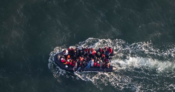 Co najmniej pięciu migrantów zginęło, próbując przeprawić się przez kanał La Manche łodzią, w której znajdowało się 110 osób - poinformowała francuska policja. Wśród ofiar śmiertelnych jest dziecko - dodano.