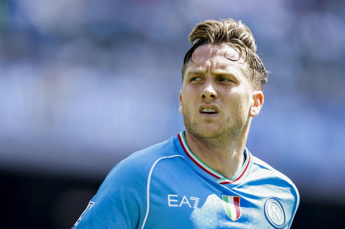 Inter potwierdził transfer Piotra Zielińskiego, który ma zasilić klub z Mediolanu od nowego sezonu. W poniedziałek po zwycięstwie 2:1 nad AC Milan Inter zapewnił sobie 20. tytuł mistrza Włoch.