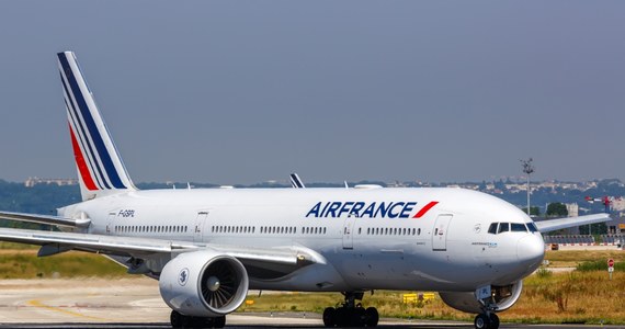Ostrzeżenie dla osób wybierających się do Francji. Tamtejsi związkowcy zapowiadają, że w czwartek rozpocznie się tam jeden z największych w ostatnich latach strajków kontrolerów lotów. Większość połączeń samolotowych może zostać odwołana.