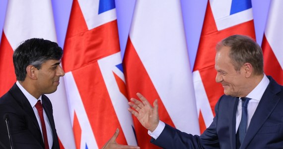 W ramach wsparcia Wielka Brytania wyśle do Polski myśliwce Typhoon, które będą bronić polskiej przestrzeni powietrznej - zapowiedział na wspólnej konferencji prasowej z premierem Donaldem Tuskiem szef brytyjskiego rządu Rishi Sunak. Między Polską a Wielką Brytanią istnieje wielka więź, która w sytuacji wojny na Ukrainie buduje bezpieczeństwo - mówił Sunak. Przypomniał, że Wielka Brytania przeznaczy 500 mln funtów dodatkowej pomocy dla Ukrainy.