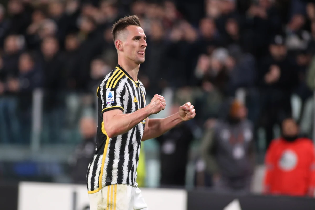 Gol Arkadiusza Milika w 83. minucie, kilkadziesiąt sekund po wejściu na boisko, dał Juventusowi Turyn awans do finału piłkarskiego Pucharu Włoch. "Stara Dama" przegrała wprawdzie w Rzymie z Lazio 1:2, ale przed trzema tygodniami wygrała pierwszy mecz 2:0.