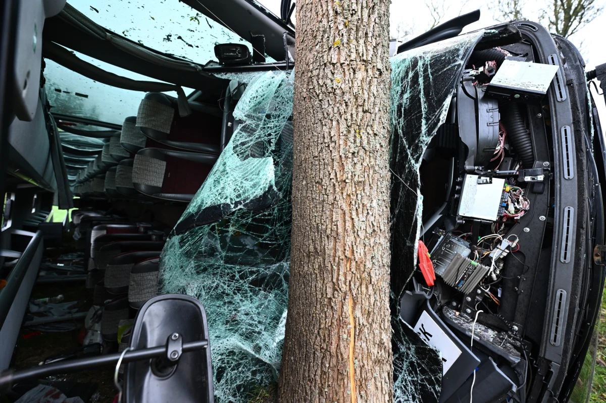 7 osób zostało rannych w wypadku autokaru na drodze krajowej nr 2 na wysokości miejscowości Polaki niedaleko Siedlec. Droga między Kałuszynem a Siedlcami była przez kilka godzin zablokowana.  