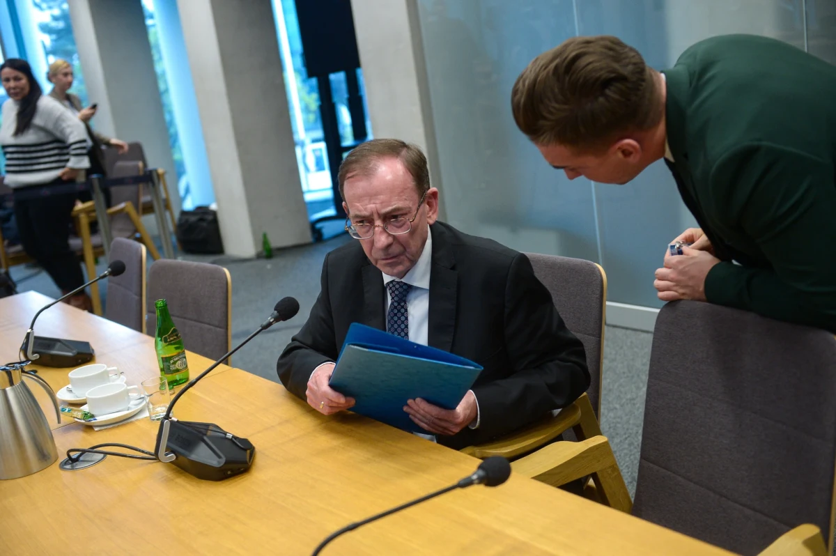 Izba Pracy oparła swoją właściwość ws. mandatu poselskiego Mariusza Kamińskiego wyłącznie na woli polityka, czyli marszałka Sejmu; jej postanowienie jest więc pozbawione mocy - wynika z opublikowanego w środę pisemnego uzasadnienia kwietniowej decyzji Izby Kontroli Nadzwyczajnej SN.