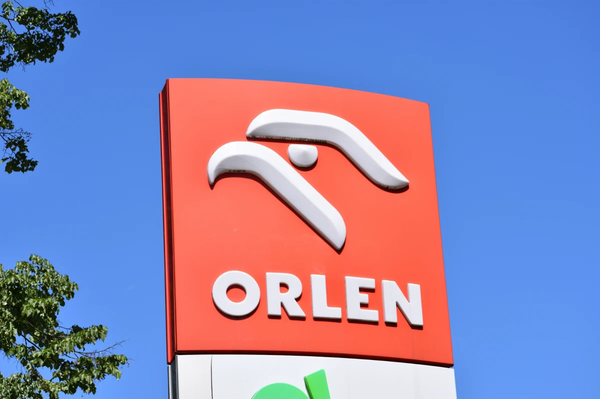 Śledztwa w sprawie fuzji Orlenu z Lotosem oraz podejrzeń zaniżania cen paliw przez płocki koncern mają zostać przejęte przez Prokuraturę Krajową. Jak dowiedział się reporter RMF FM, śledczy z Płocka przygotowali właśnie wnioski w tej sprawie, które trafią do Prokuratury Regionalnej w Łodzi. 