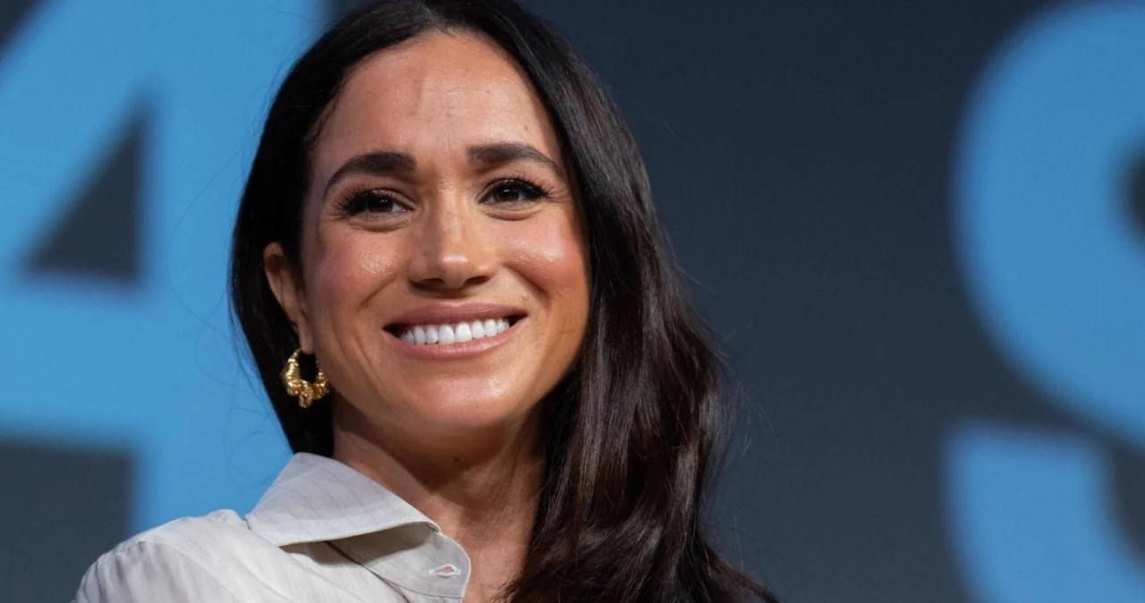  To jedna z ulubionych kreacji Meghan Markle. Wiosną zaproś do swojej garderoby