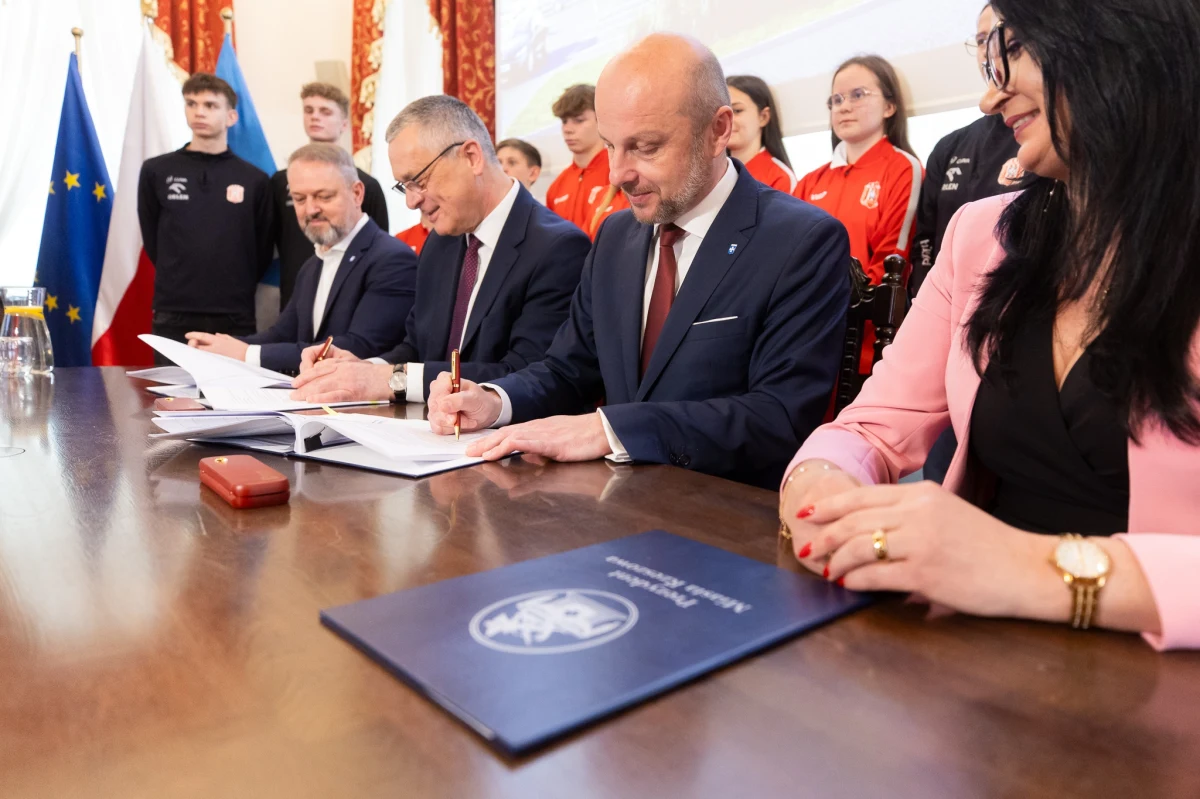 194 mln zł - tyle będzie kosztowała budowa Podkarpackiego Centrum Lekkiej Atletyki w Rzeszowie. Pierwsze prace przy ul. Wyspiańskiego rozpoczną się z końcem lata.