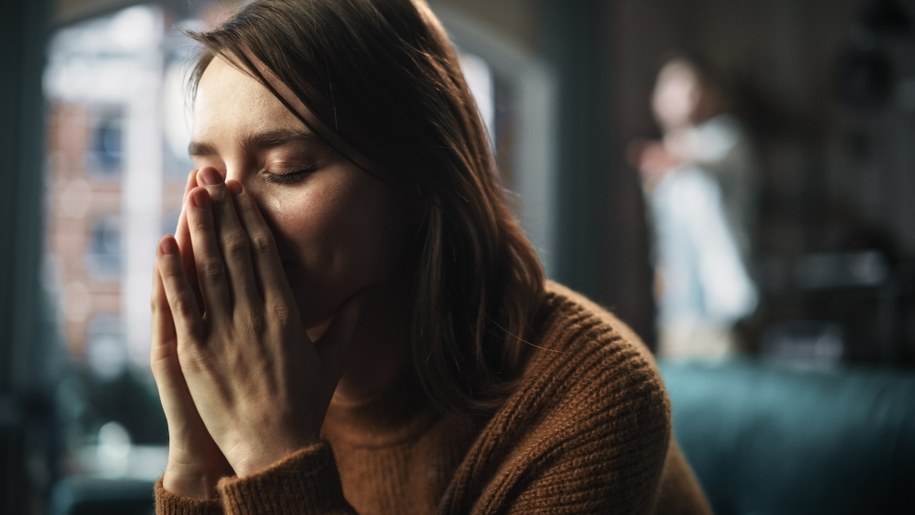 PE przyjął dyrektywę o przemocy wobec kobiet