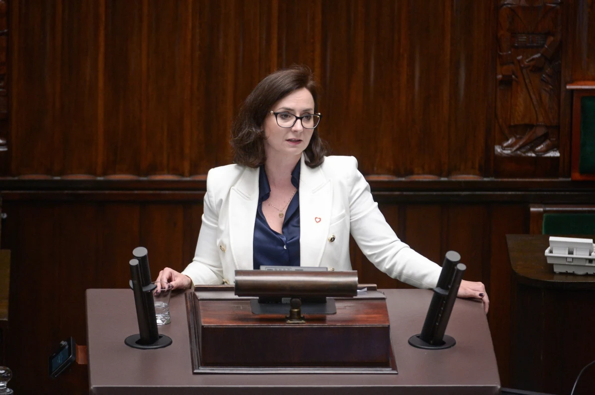 O przywróceniu Trybunałowi Konstytucyjnemu rangi i powrocie do rzetelnej kontroli konstytucyjności prawa - mówili w Sejmie posłowie KO, Polski2050, PSL i Lewicy popierając dwa projekty mające zreformować TK. PiS i Konfederacja chcą odrzucenia obu projektów w pierwszym czytaniu.