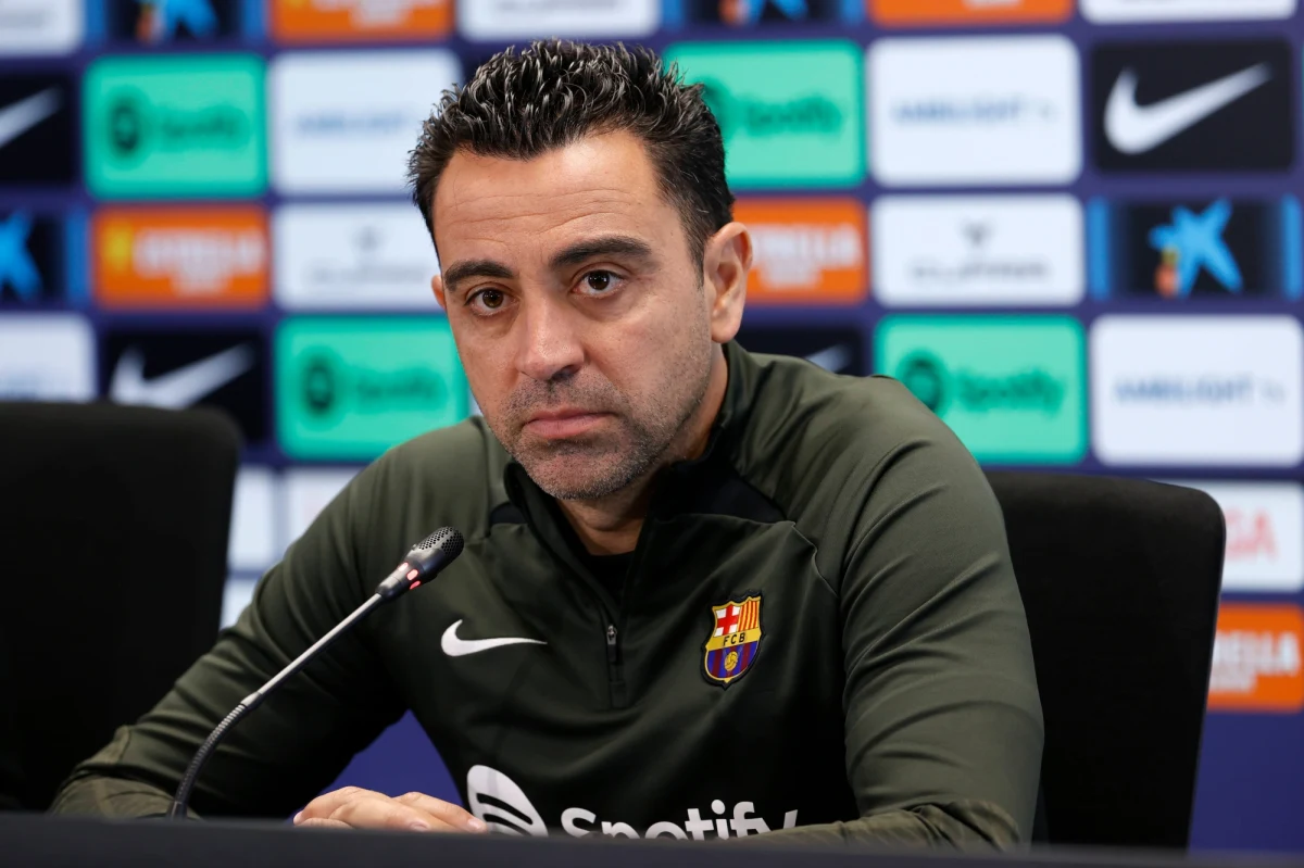 Xavi Hernandez, który w styczniu ogłosił swoje odejście z końcem sezonu, pozostanie trenerem piłkarzy Barcelony. Jak poinformowały hiszpańskie media, szkoleniowiec wypełni obowiązującą do czerwca 2025 roku umowę z klubem Roberta Lewandowskiego.