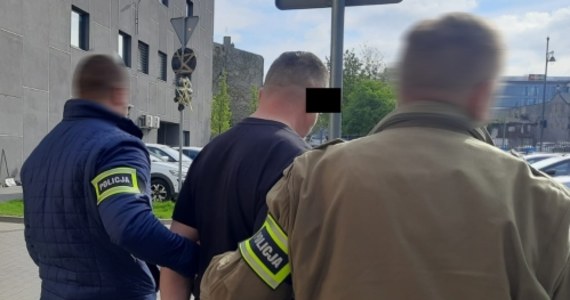 Ponad 11 kilogramów środków odurzających przejęli policjanci z Wydziału do walki z Przestępczością Narkotykową Komendy Miejskiej w Łodzi. Zatrzymali trzech mężczyzn.