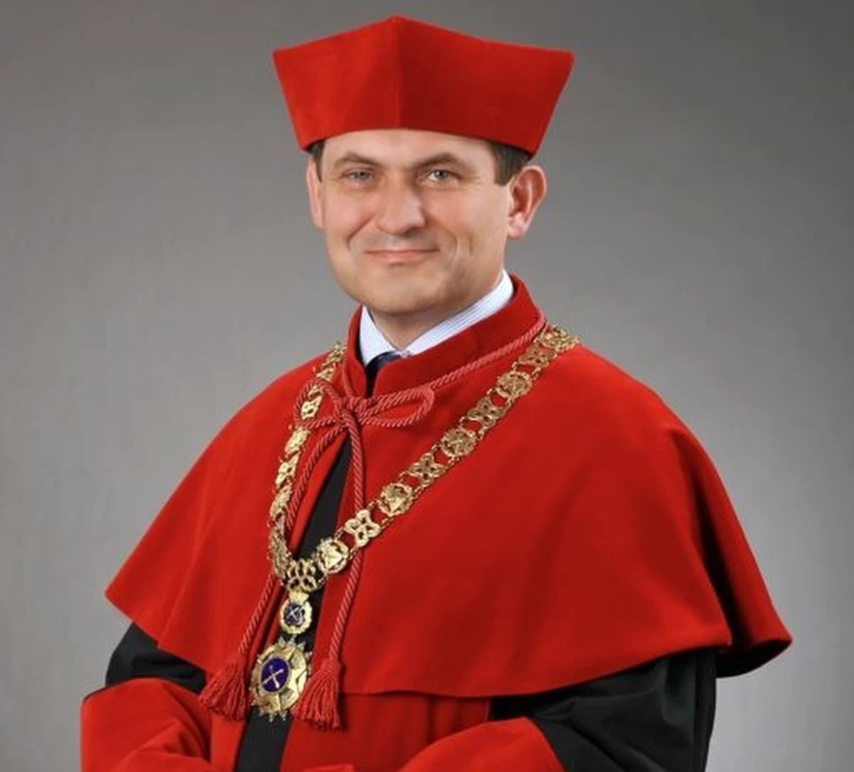 Prof. Piotr Jedynak został dziś wybrany 307. rektorem Uniwersytetu Jagiellońskiego - najstarszej uczelni w Polsce. Wyboru dokonało Kolegium Elektorów.



