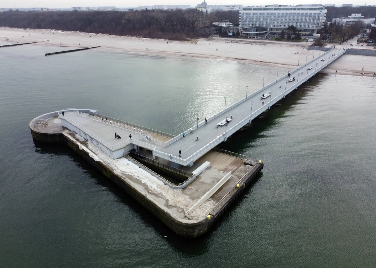 Od piątku 26 kwietnia nie wejdziemy już za darmo na kołobrzeskie molo. Ceny od ubiegłego roku nie zmieniły się. Za bilet normalny zapłacimy 7 zł, za ulgowy 4 zł. Z opłaty zwolnieni są posiadacze Kołobrzeskiej Karty Mieszkańca, a także turyści, którzy uiścili opłatę uzdrowiskową.