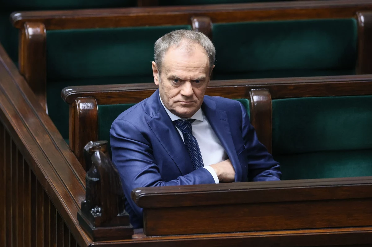 Ze względu na zaawansowaną formę zapalenia płuc, aktywność pana premiera Donalda Tuska, w najbliższych dniach nie będzie możliwa - powiedział szef KPRM Jan Grabiec pytany o to, czy premier skorzysta z zaproszenie prezydenta i pojawi się 1 maja w Pałacu Prezydenckim. Andrzej Duda zaprosił szefa rządu na spotkanie ws. Nuclear Sharing.