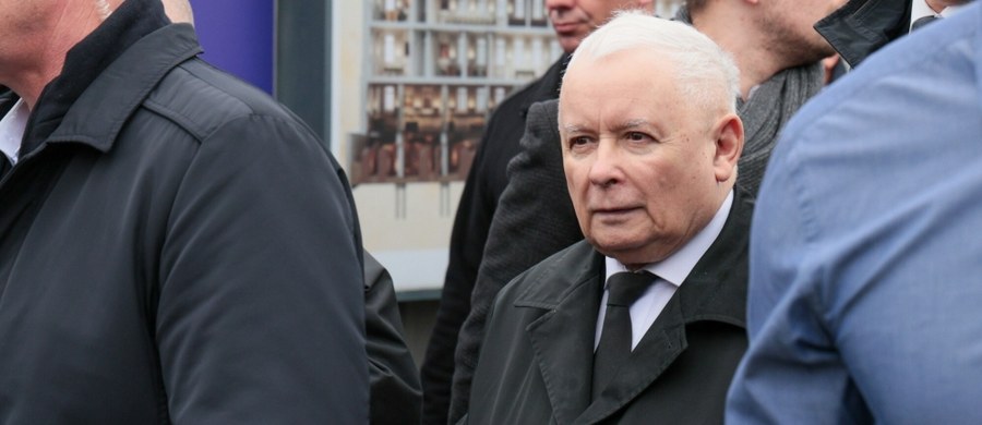 Czy osoby zatrudnione w Żandarmerii Wojskowej ochraniały prezesa Prawa i Sprawiedliwości Jarosława Kaczyńskiego? Sprawę ma wyjaśnić prokuratura, o czym poinformował wiceszef MON Cezary Tomczyk.