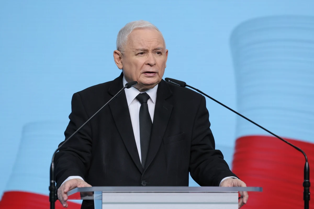 "Listy do europarlamentu to będą - jak to się mówi - listy śmierci" - stwierdził w "Magazynie Anity Gargas" lider Prawa i Sprawiedliwości Jarosław Kaczyński. "Listy będą bardzo mocne; wszystko co możemy rzucić do walki, będzie rzucone. A jaki będzie efekt, zobaczymy" - zaznaczył.
