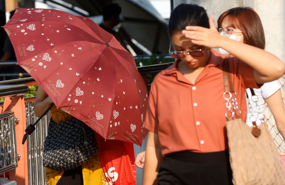 Niespotykane i niezwykle groźne dla zdrowia i życia ludzi upały panowały południowo-wschodnią Azję. Kwiecień i mają są najgorętszymi miesiącami w Tajlandii, Filipinach czy w Indiach. Upał już zbiera tam śmiertelne żniwo.