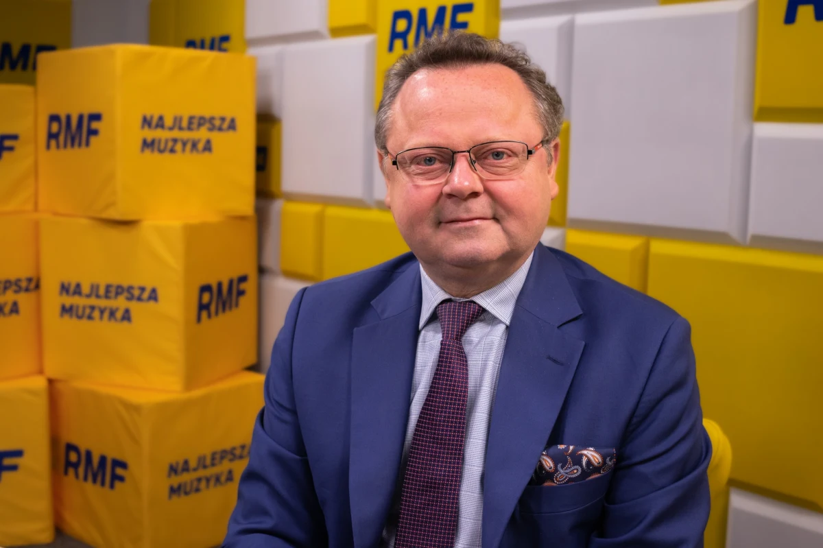 "Nie ma zgody na to, żeby całkowicie zrezygnować z prawa weta. Chodzi o to, żeby w niektórych płaszczyznach decyzyjnych o tym rozmawiać, ponieważ jeżeli zgodzimy się na rozszerzenie Unii Europejskiej między innymi w przyszłości o Ukrainę, to prawo weta będzie mieczem obosiecznym" - tak w Porannej rozmowie w RMF FM mówił wiceminister spraw zagranicznych, Andrzej Szejna pytany o to, czy Polska powinna zrezygnować z prawa weta w Unii Europejskiej.