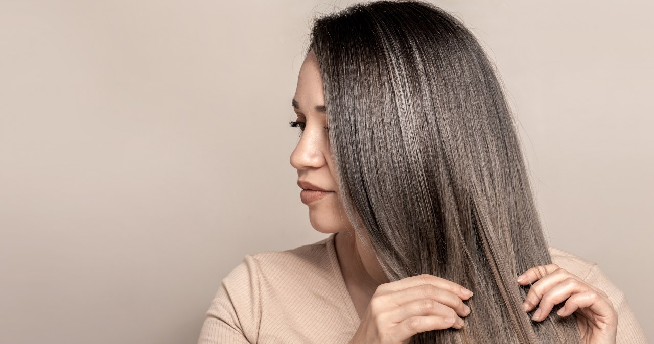 Naturalny sposób na siwiznę prosto z Japonii. Wspiera też wzrost włosów