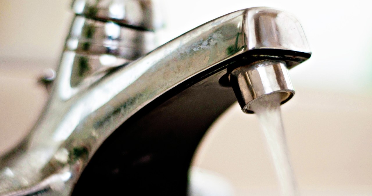 Genialny patent na zakamieniony kran. Sposób naszych babć