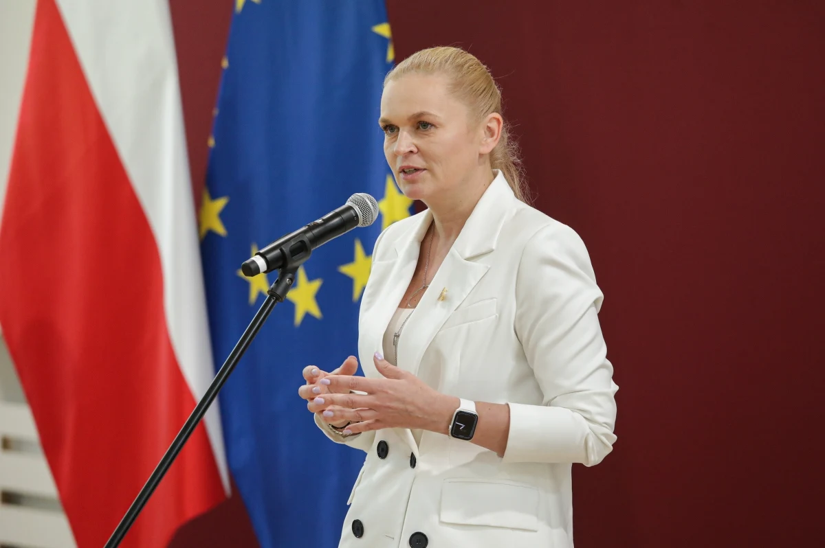 Przed szkołą stoi duże wyzwanie - powiedziała ministra edukacji Barbara Nowacka pytana o uchwalenie ustawy uznającej język śląski za język regionalny. Wskazała m.in. na to, że trzeba przygotować nauczycieli, którzy będą uczyć w szkołach języka śląskiego.