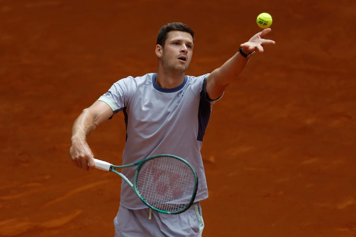 Hubert Hurkacz pozostaje w grze w turnieju ATP 1000 na kortach ziemnych w Madrycie. W drugiej rundzie Polak pokonał 6:1, 7:5 Brytyjczyka Jacka Drapera.