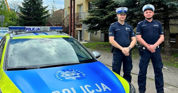 Żyrardowscy policjanci eskortowali auto z 4-letnią dziewczynką, która jechała na przeszczep nerki. Radiowóz pomógł szybko dojechać małej pacjentce prosto pod drzwi szpitala w Warszawie.