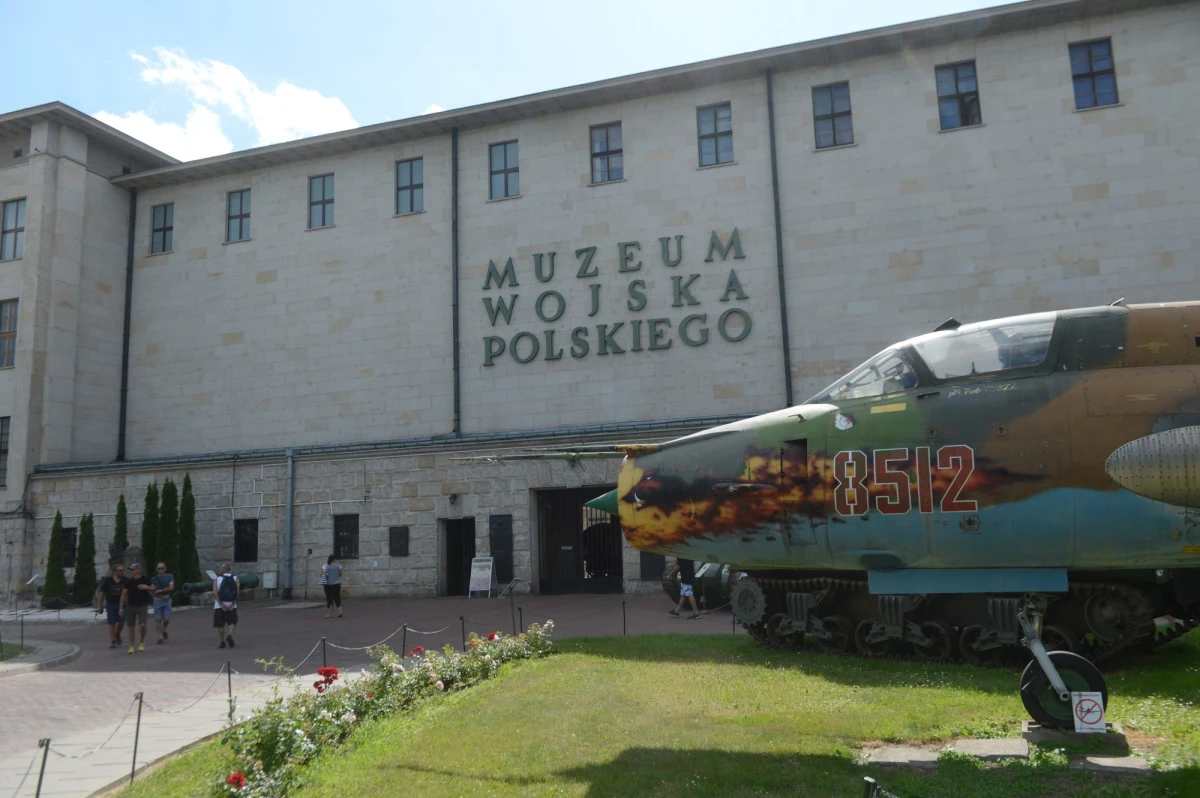 Pokazy uzbrojenia z różnych epok, prelekcje o dawnej sztuce wojennej i degustacje potraw wojskowych, to niektóre z atrakcji, które czekają na gości pikniku w niedzielę na warszawskiej Cytadeli. W tym roku tematem przewodnim będzie 230. rocznica powstania kościuszkowskiego.

