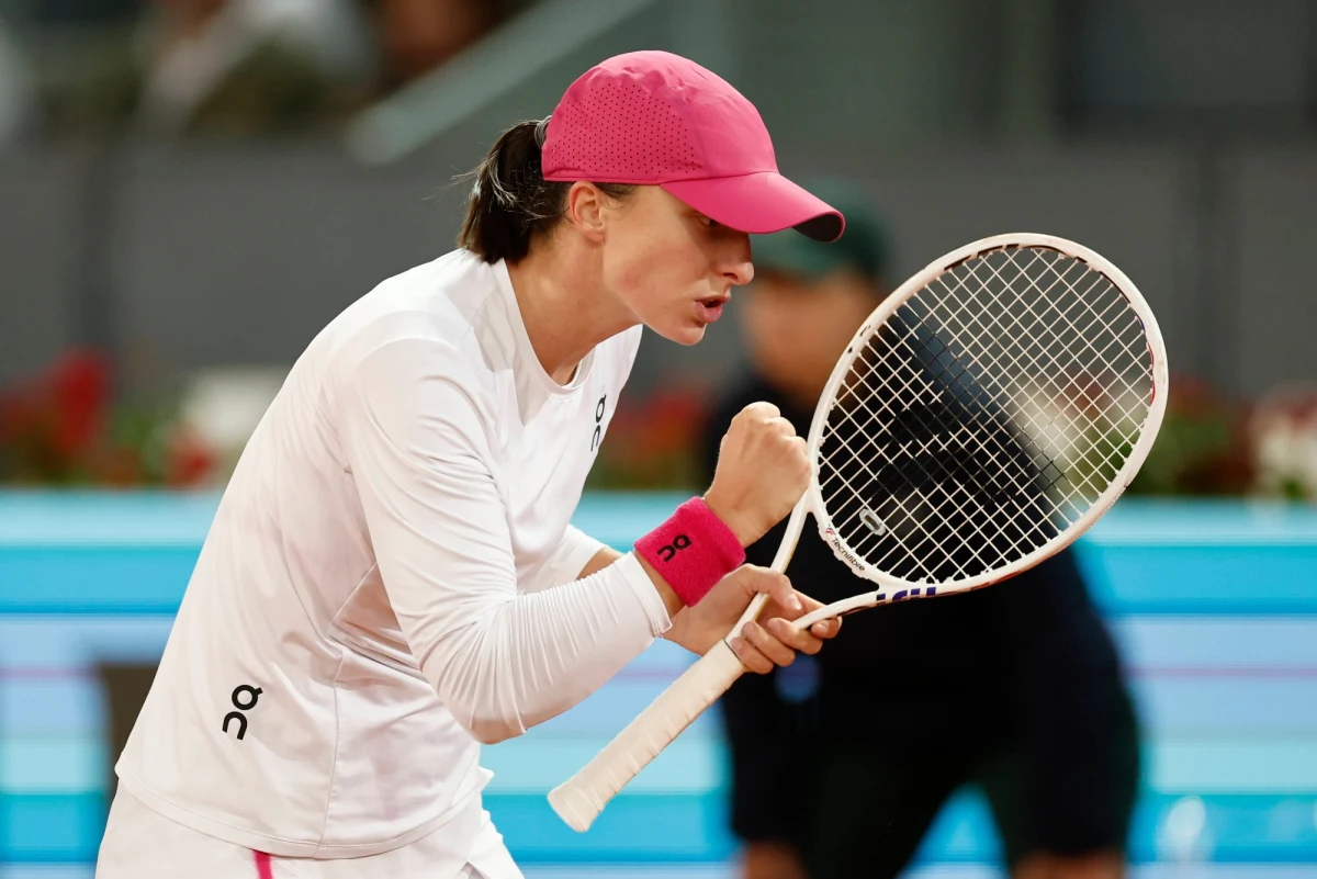 Iga Świątek wygrała z Rumunką Soraną Cirsteą 6:1, 6:1 w trzeciej rundzie turnieju WTA 1000 na kortach ziemnych w Madrycie. Rywalką Polki w 1/8 finału będzie Hiszpanka Sara Sorribes Tormo.