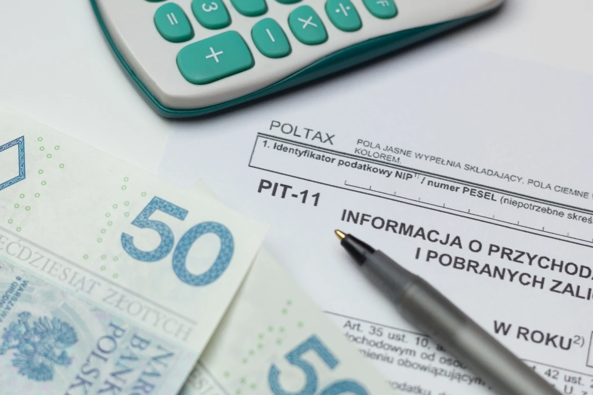 Do 30 kwietnia trzeba złożyć zeznania podatkowe PIT za 2023 r.. Najprostszą formą rozliczenia podatku - jak twierdzi Ministerstwo Finansów - jest usługa Twój e-PIT. Podatnicy złożyli już w ten sposób ponad 6,7 mln deklaracji. PIT można też złożyć przez system e-Deklaracje lub w formie papierowej.