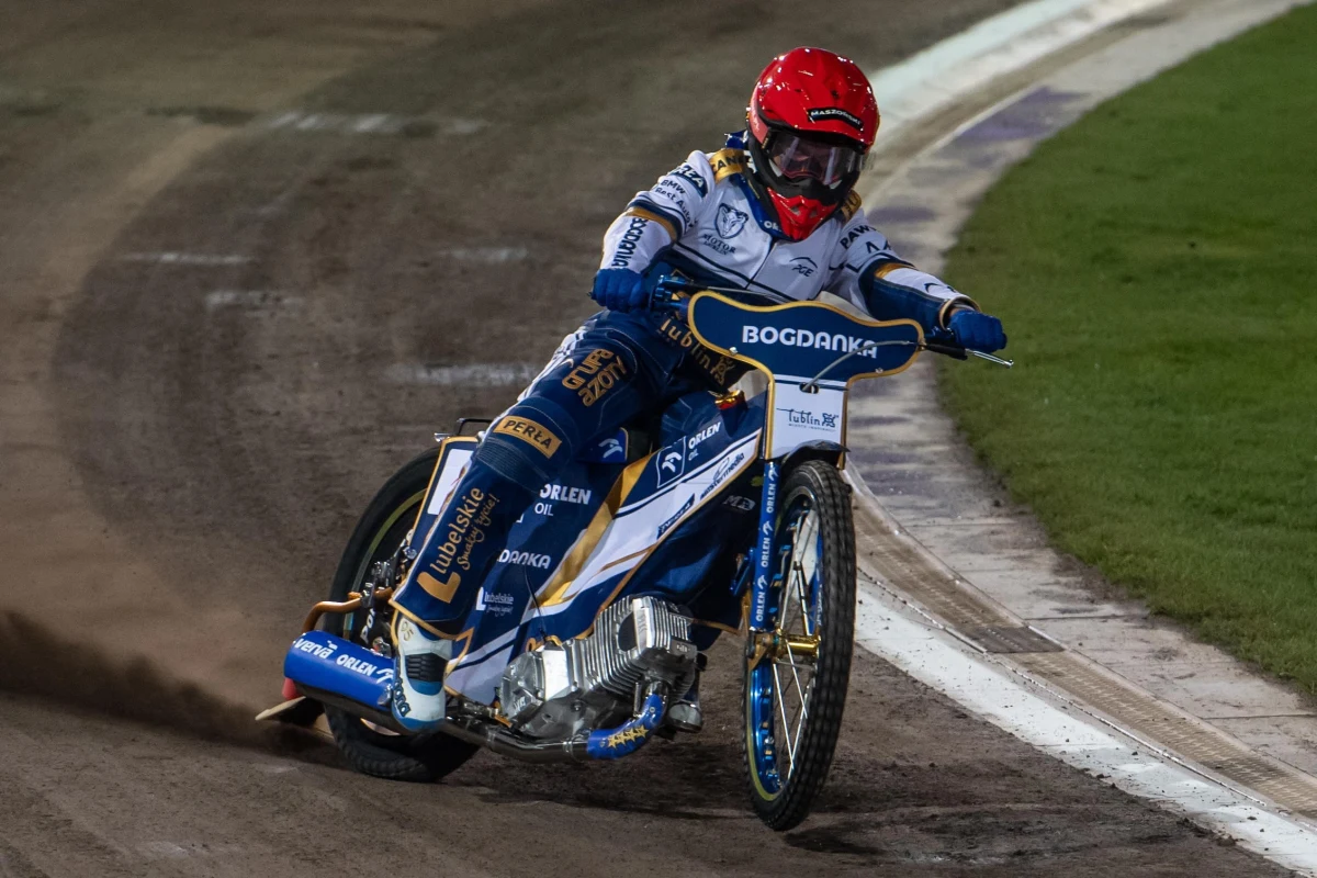 Bartosz Zmarzlik zajął czwarte miejsce w pierwszym w tym sezonie turnieju cyklu Grand Prix na żużlu rozegranym w chorwackim Gorican. W finale zwyciężył Australijczyk Jack Holder przed swoim rodakiem Jasonem Doylem, a trzeci był Szwed Fredrik Lindgren.