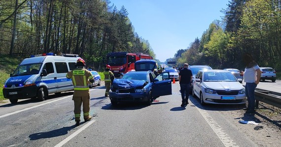 Na obwodnicy Trójmiasta zderzyło się 5 pojazdów, z czego jeden dachował. Jedna osoba została poszkodowana.