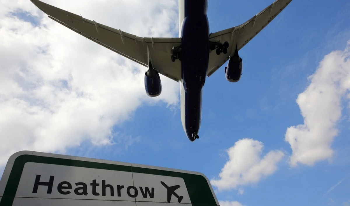 Setki funkcjonariuszy straży granicznej pracujących na najbardziej ruchliwym lotnisku Wielkiej Brytanii planuje strajk trwający cztery dni. Władze Heathrow zapowiadają, że opracowano plany awaryjne. Pasażerowie muszą jednak liczyć się z zakłóceniami.