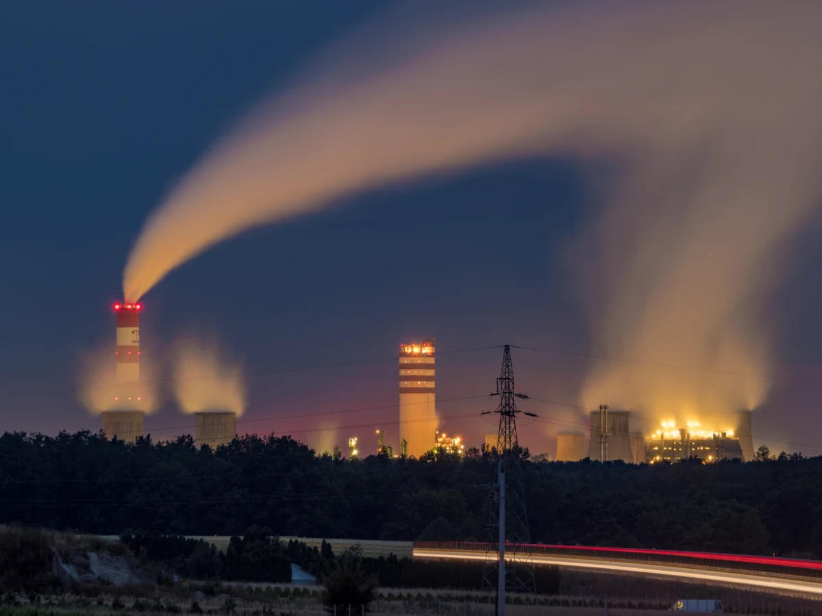 KGHM, PGE i Grupa Azoty - każda z tych giełdowych firm, będących pod kontrolą państwa, miała w 2023 r. przynajmniej trzy miliardy złotych straty netto. O sprawie informuje poniedziałkowy "Dziennik Gazeta Prawna".