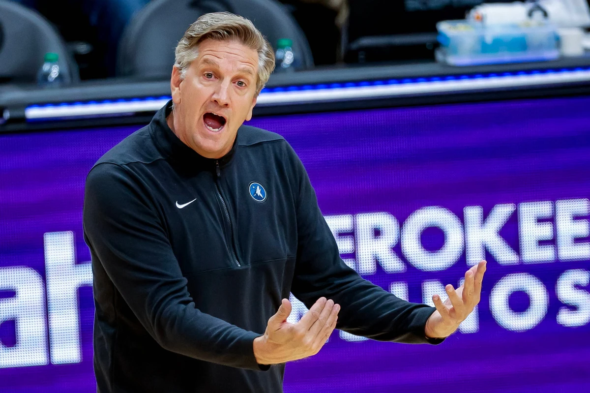 ​Koszykarze Minnesota Timberwolves pokonali na wyjeździe Phoenix Suns 122:116, wygrali rywalizację 4-0 i jako pierwsi w lidze NBA osiągnęli drugą rundę play off. Sukces okupili jednak kontuzją... trenera Chrisa Fincha, który ucierpiał w zderzeniu ze swoim zawodnikiem Mike'iem Conleyem.