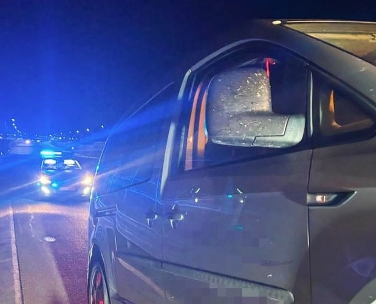 3 promile alkoholu miał w organizmie kierowca karawanu, który „wężykiem” jechał autostradą A1 w kierunku Katowic. Wiózł trumnę z ciałem. Policjanci zorganizowali transport zastępczy przez inną firmę pogrzebową, a mężczyzna stracił prawo jazdy.        