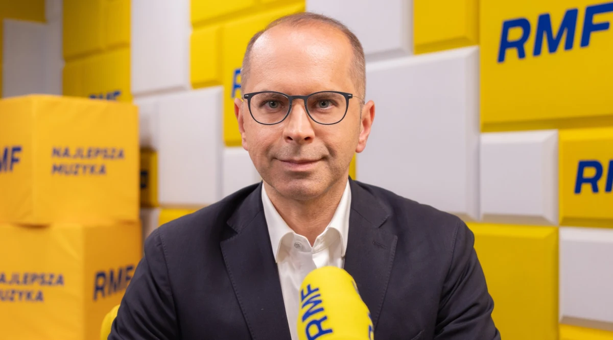 "PiS wszystkich krętaczy, złodziei, aferzystów, ludzi ze skazami, którymi powinien zajmować się prokurator, wysyła do Parlamentu Europejskiego. Oczywiście idą po bezkarność. Ona jest w mojej opinii wirtualna" – mówił w Popołudniowej rozmowie w RMF FM Michał Szczerba, poseł Koalicji Obywatelskiej.