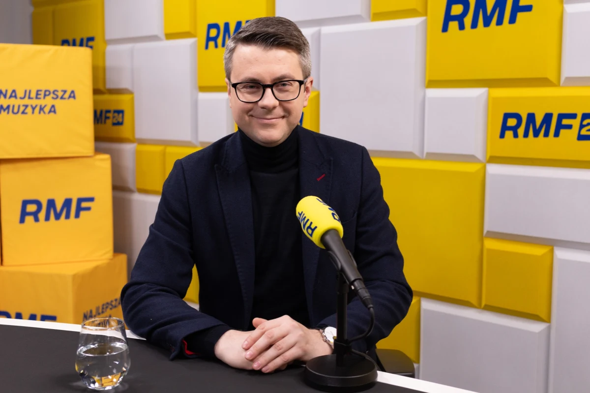 „Nie mam zwyczaju komentowania negatywnie swoich kolegów z listy, bo jesteśmy w tym momencie jedną drużyną” - tak Piotr Müller mówił w Rozmowie o 7:00 w Radiu RMF24 o starcie Jacka Kurskiego do europarlamentu. „Gdy się staje w biegu, w maratonie, to nie atakuje się swoich kolegów z listy” - podkreślał były rzecznik rządu Mateusza Morawieckiego.