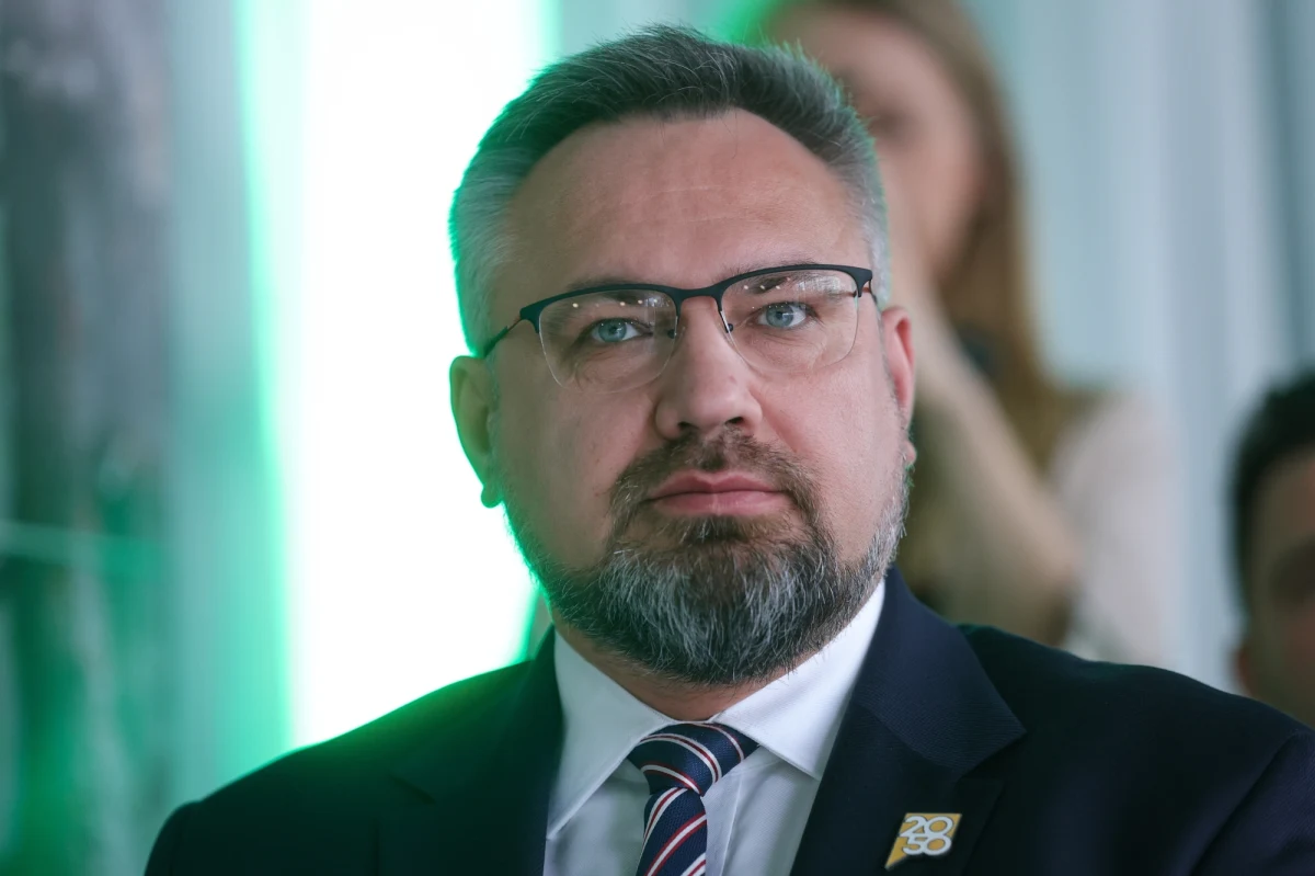 Podjąłem decyzję, że nie wystartuję w wyborach do Parlamentu Europejskiego z pozycji nr. 1 - poinformował szef klubu parlamentarnego Polska 2050-TD Mirosław Suchoń. Jak wyjaśnił, jest szefem klubu Polska 2050-TD, a  rozpoczęte sprawy należy dokończyć.