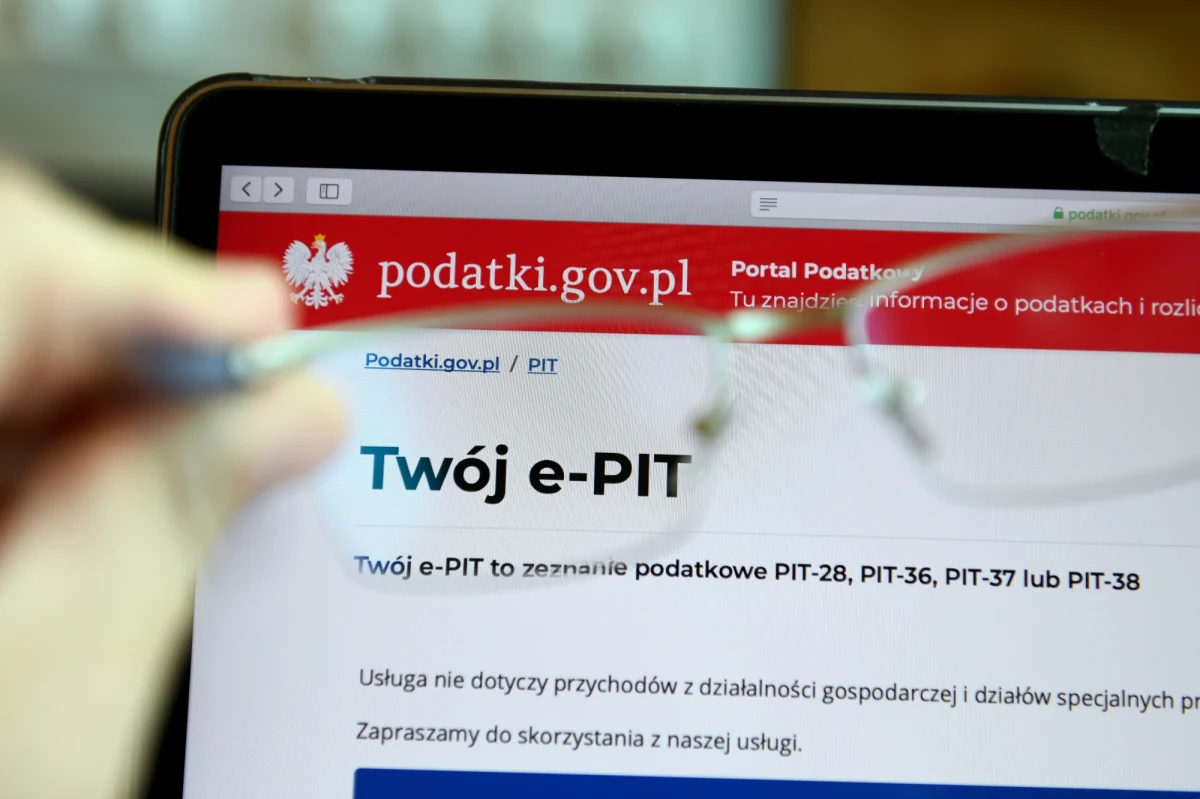 Wtorek, 30 kwietnia to ostatni dzień na rozliczenie PIT za 2023 rok. Zeznanie można wysłać drogą elektroniczną lub na papierze i złożyć w Urzędzie Skarbowym albo wysłać pocztą.