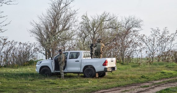 Każdego dnia ukraińscy pogranicznicy zatrzymują ok. 10 mężczyzn, którzy nielegalnie próbują uciec z kraju w celu uniknięcia poboru. Takie próby wielokrotnie kończyły się śmiercią. Od początku rosyjskiej inwazji w ten sposób zginęło już ok. 30 osób.