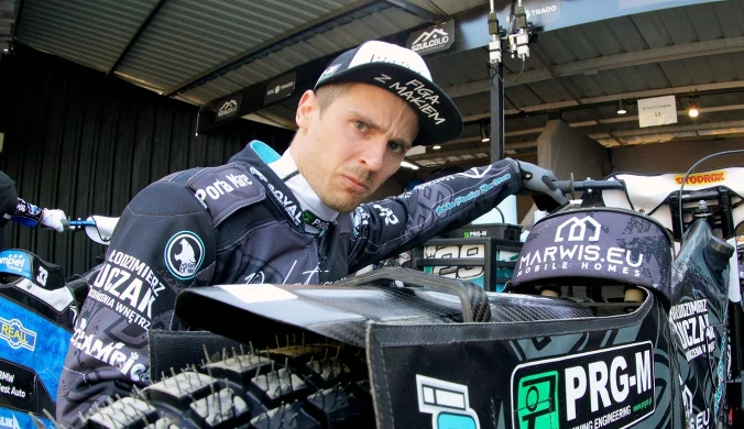 Dziwne przypadek Polaka, krążą różne teorie. W klubie nie dowierzają