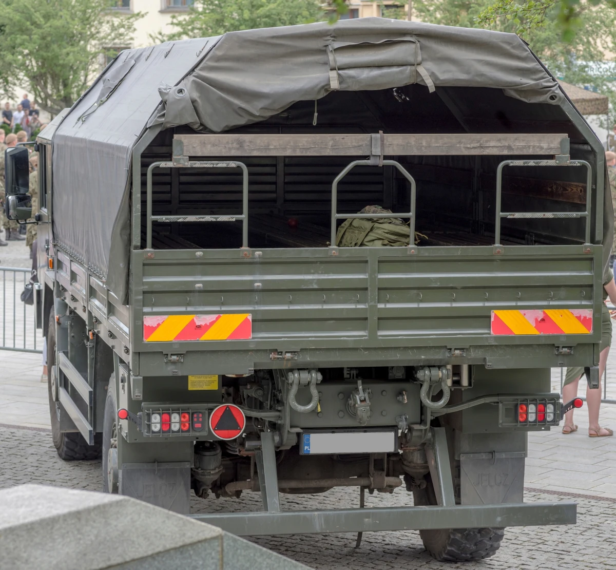 Dziewięciu żołnierzy trafiło na obserwację do szpitala po wypadku przy granicy polsko-białoruskiej. We wtorek rano w miejscowości Kondratki wojskowa ciężarówka zjechała do rowu.