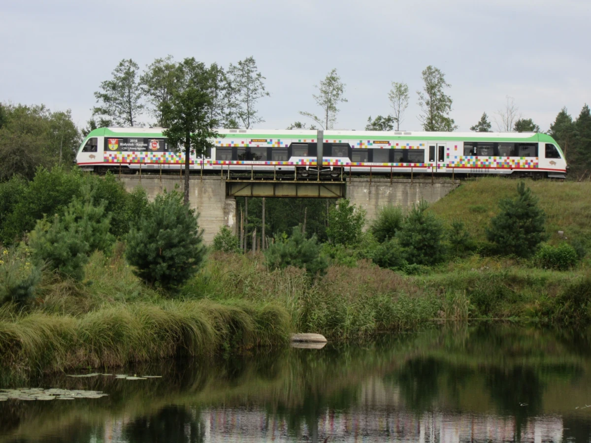 1 i 3 maja, po raz pierwszy w tym sezonie turystycznym, ze stacji kolejowej Białystok odjedzie pociąg do Walił - poinformowała spółka Polregio SA. To oferta na majówkę dla osób planujących wypoczynek w Puszczy Knyszyńskiej.

