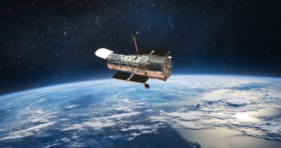 NASA poinformowała, że wstrzymane są obserwacje naukowe przy pomocy Kosmicznego Teleskopu Hubble'a. Przyczyną jest problem z żyroskopem.