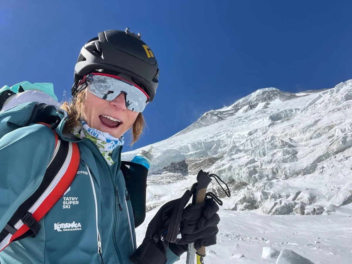 "Pozdrawiam z bazy pod Dhaulagiri. Jesteśmy po pierwszej akcji aklimatyzacji" - mówi RMF FM Anna Tybor. Czołowa polska skialpinistka zamierza zdobyć dwa szczyty i zjechać z nich na nartach, czego nie dokonała jeszcze żadna kobieta.