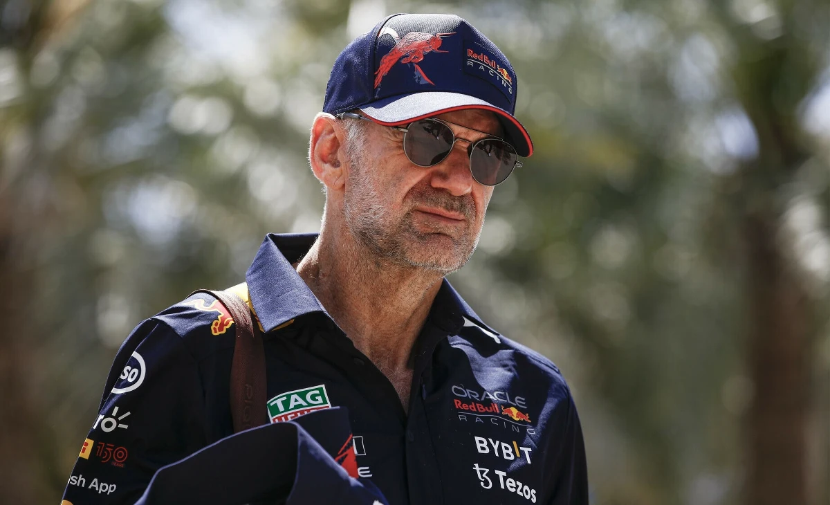 Red Bull Racing potwierdził, że po sezonie 2024 z zespołem mistrzów świata Formuły 1 rozstanie się główny inżynier Brytyjczyk Adrian Newey. Nieoficjalnie wiadomo, że powodem tej decyzji był konflikt między nim a szefem zespołu Christianem Hornerem.